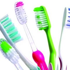 Imagem da notícia: Escova de dentes pode transmitir doen&ccedil;as