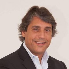 Imagem da notícia: “&Eacute; preciso olhar e gerir um laborat&oacute;rio como uma empresa”