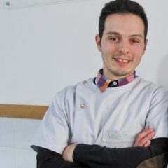 Imagem da notícia: Jovem lidera laborat&oacute;rio de pr&oacute;tese em Famalic&atilde;o