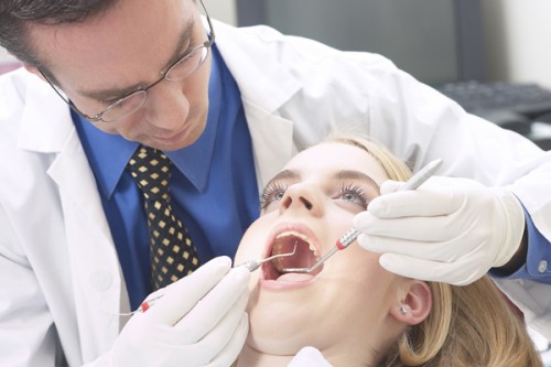 Imagem da notícia: Quase metade dos portugueses não vai ao dentista há mais de um ano