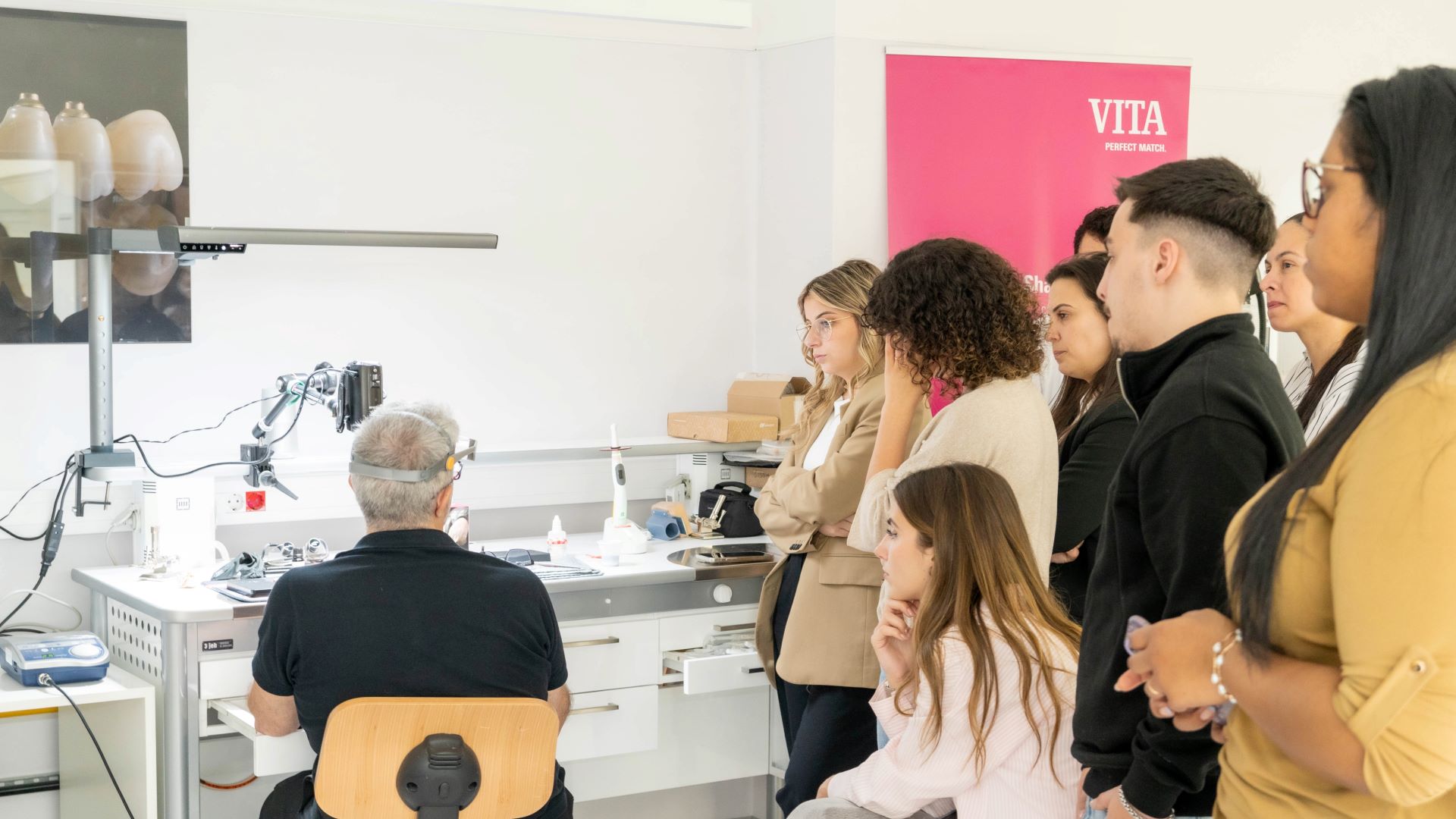 Imagem da notícia: Curso “3D Make Up to Integrate & El Arte Gengival”