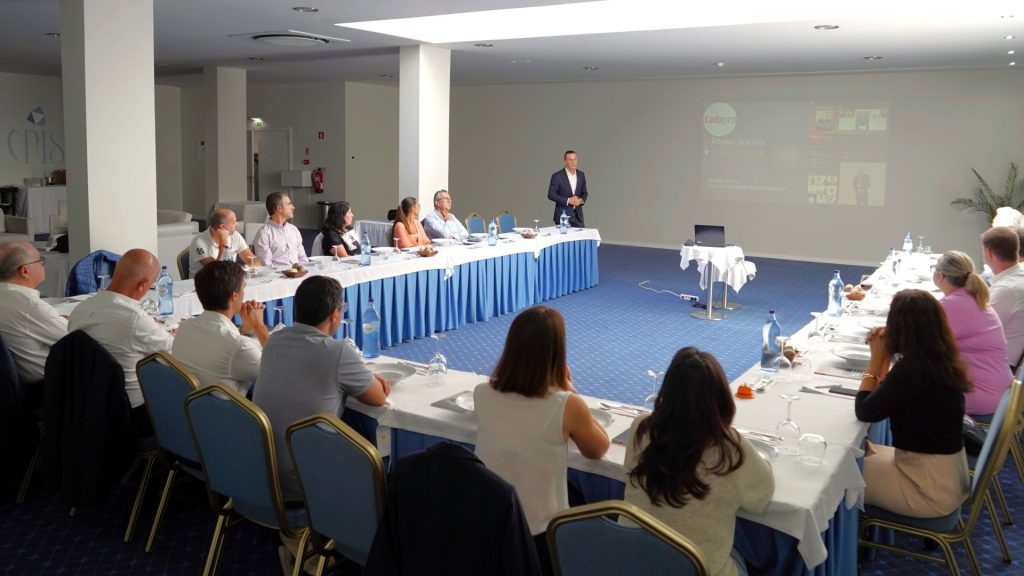 Imagem da notícia: II Encontro LabPro reforça ligação entre profissionais da prótese dentária