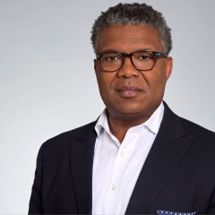 Imagem da notícia: Henry Schein nomeia Frederick M. Lowery como CEO